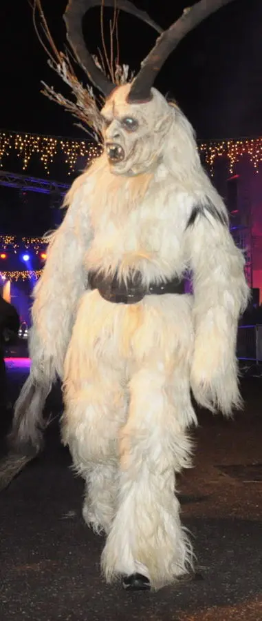 A Bronzolo sfilano 500 Krampus