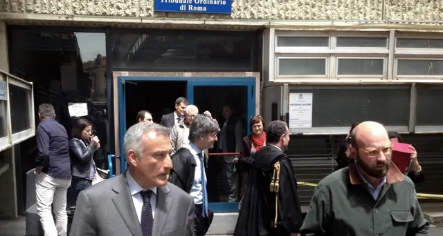 Inchiesta trans,condannati 4 carabinieri