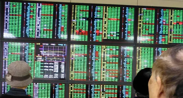 Borsa, Shanghai positiva in avvio