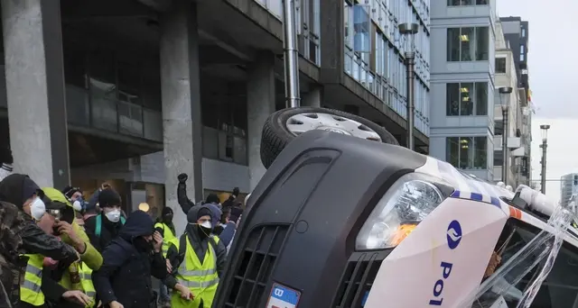 Gilet gialli a Bruxelles, 60 fermi