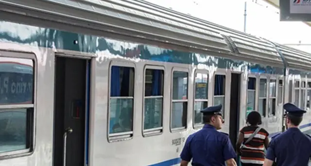 Picchiato su treno per un rimprovero