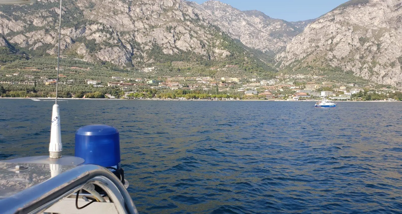 Sub di 39 anni muore nel lago di Garda