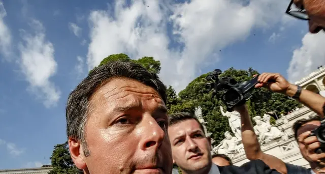 Renzi, un partito con Berlusconi? Falso