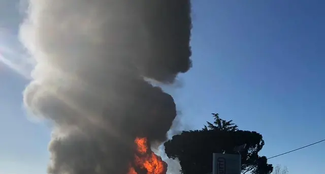 Esplosione in distributore, due morti