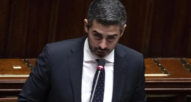 Fraccaro, in Commissione rinvio tecnico