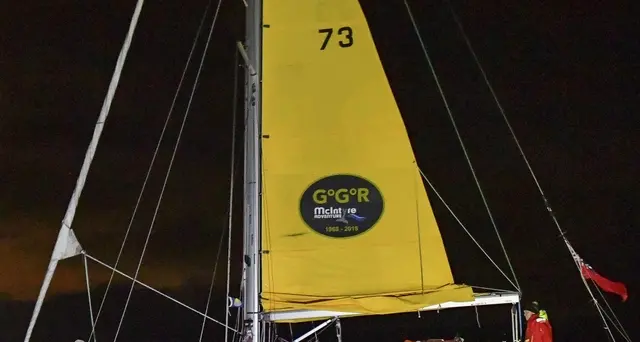 Velista Gb salva, 'sono a bordo nave'