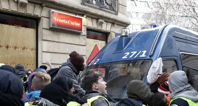 Gilet gialli bloccano Ventimiglia