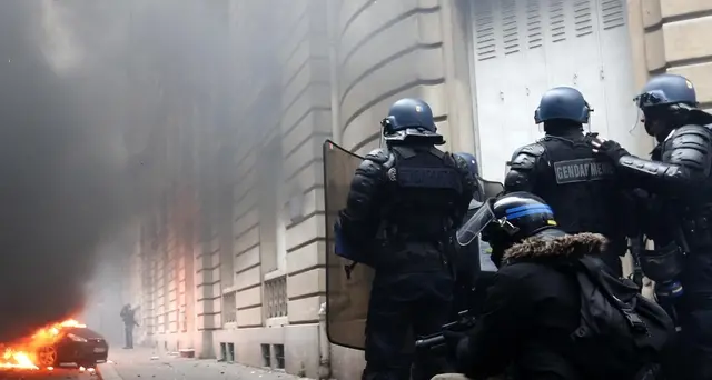 76mila dimostranti in Francia, 720 fermi