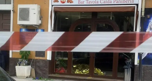 Lite al bar, muore mentre chiama 112