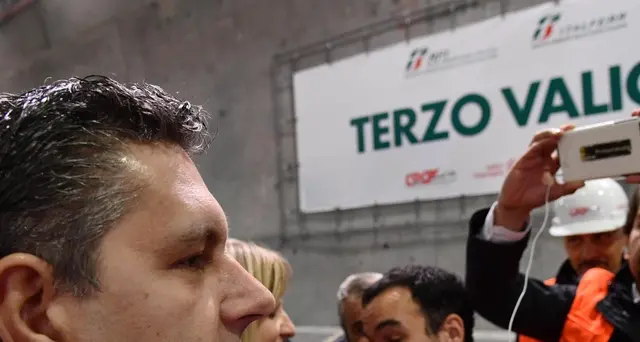 Toti, ok referendum opere? Via Toninelli