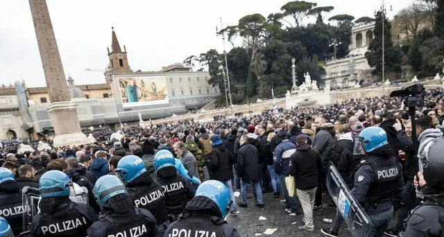 Lazio-Eintracht,tensioni vicino Olimpico