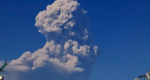 Messico, erutta il vulcano Popocatepetl