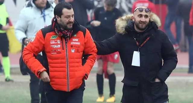 Salvini a festa curva Milan
