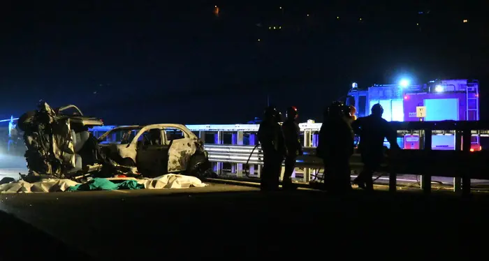 Auto contromano, sei morti in Lombardia