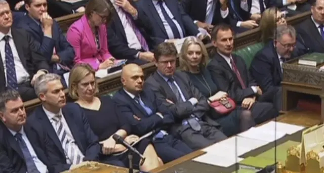 Corbyn, mozione sfiducia contro May