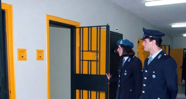 Estorsioni per favorire Casalesi,arresti