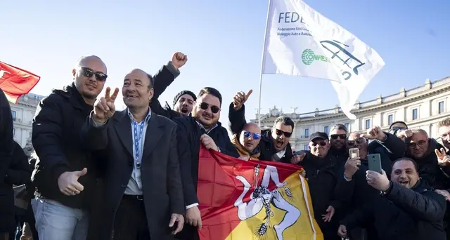 Bolkestein: protesta Ncc sotto il Senato