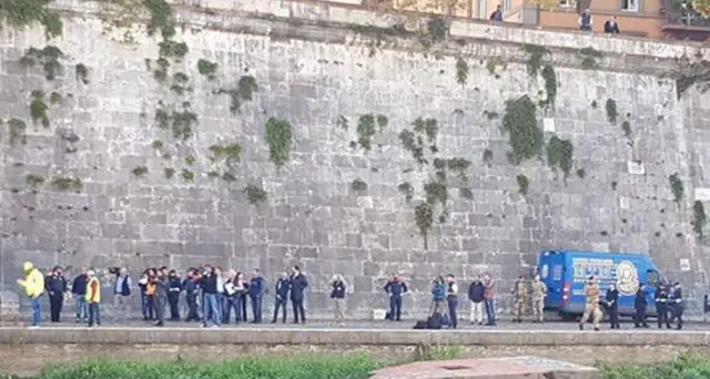 Morta Tevere: indagini omicidio-suicidio