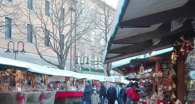Feste Natale, 6,3 mln presenze stranieri