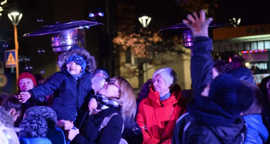 Brindisi “fatato” in piazza Matteotti