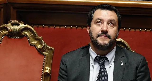Salvini, Gesù nella spazzatura, pazzesco