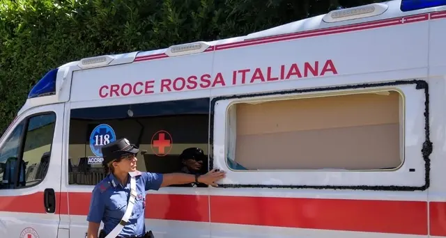 Cade da trattore padre, morto bimbo