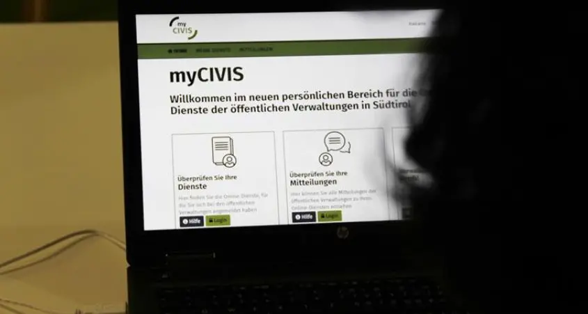 Bilinguismo, dal 10 gennaio le iscrizioni agli esami si faranno solo online. Sono 12 mila l'anno