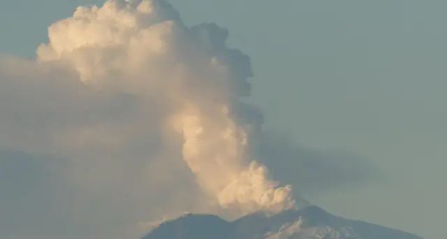 Nessun collegamento tra Etna e Stroboli