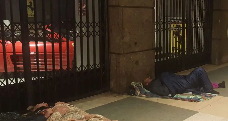 Clochard di Parco Vittoria, guerra di nervi col Comune