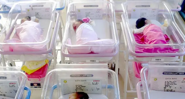 Unicef: oggi nasceranno 395 mila bimbi