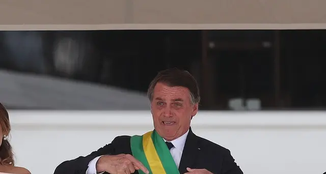 Moglie Bolsonaro parla a non udenti