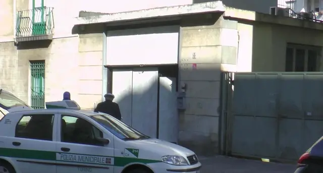 Guinzaglio a compagna, l'aveva lasciato