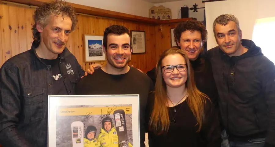 Sorpresa del fanclub Coratti ai fratelli dello snowboard