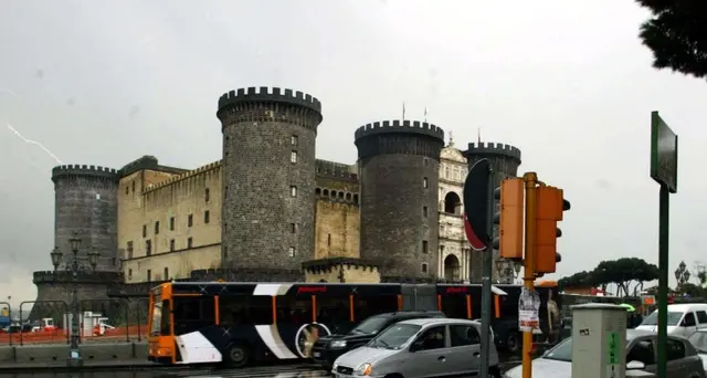 Fiocchi neve su scavi Pompei e a Napoli