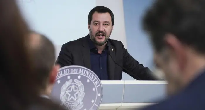 Sicurezza, Salvini all'attacco: sindaci in disaccordo si dimettano