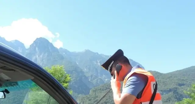 Accoltella a morte padre, fermato 14enne