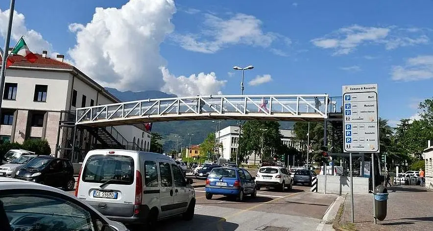 A Rovereto il problema è stato risolto con un sovrappasso