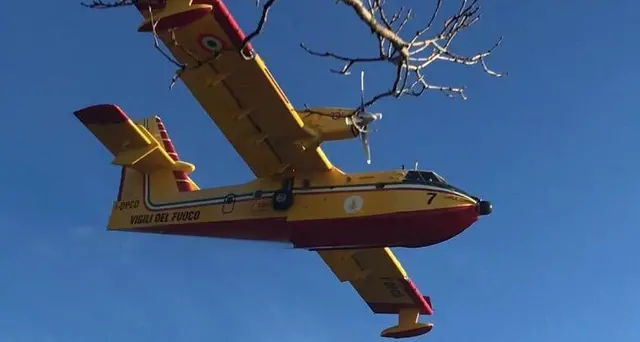 Incendi, evacuato abitato Alpe Cuseglio
