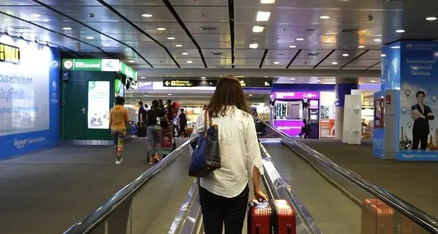 Donna saudita in fuga, fermata a Bangkok