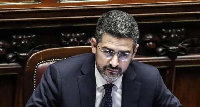 Fraccaro,su referendum decidono Camere