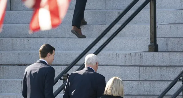 Trump, spunta ipotesi muro d'acciaio