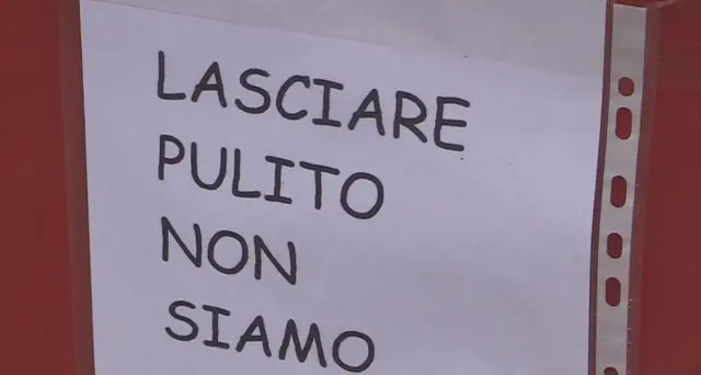 A Pordenone il cartello che denigra i napoletani