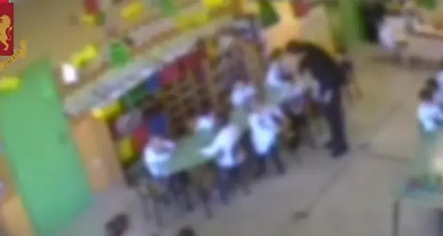 Bimbi maltrattati, sospese maestre asilo