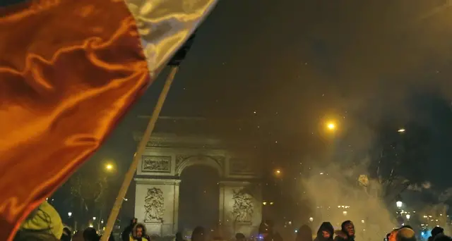 Parigi evoca soldi a casseur da Italia