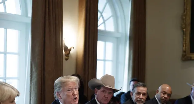 Trump non dichiara emergenza nazionale