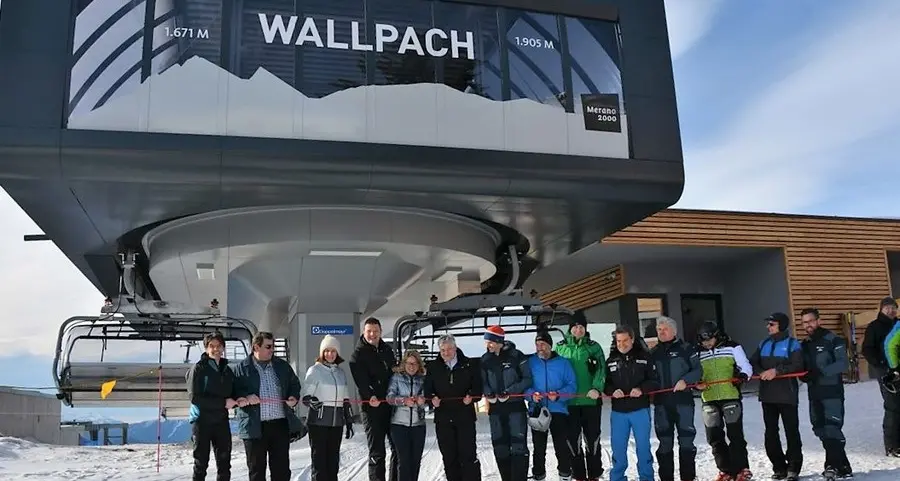 Wallpach, esordio con il botto