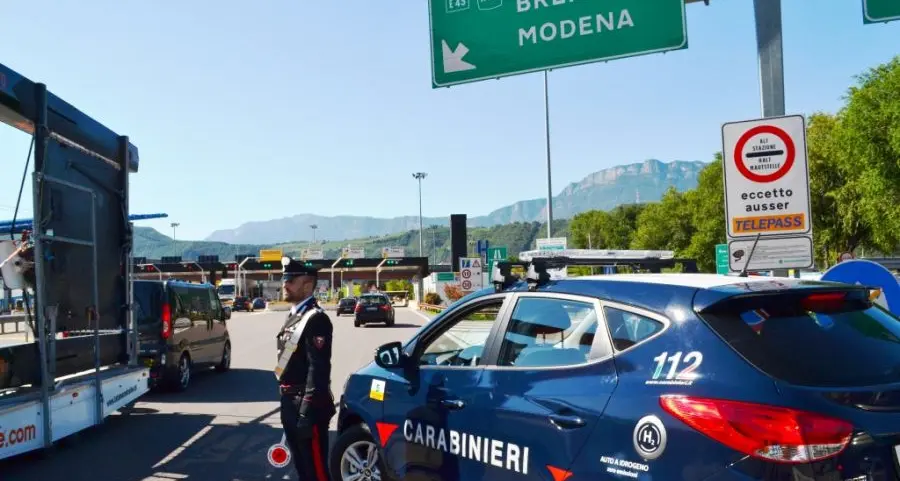 Bolzano, controllo al casello autostradale: sequestrato un chilo di cocaina