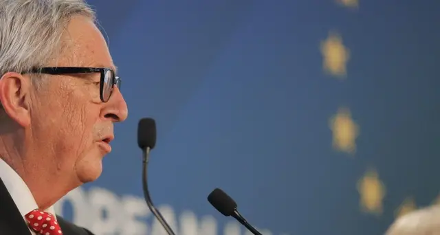 Juncker, via antisemitismo da Ue