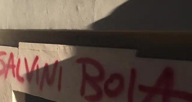 Scritte contro Salvini in centro Torino