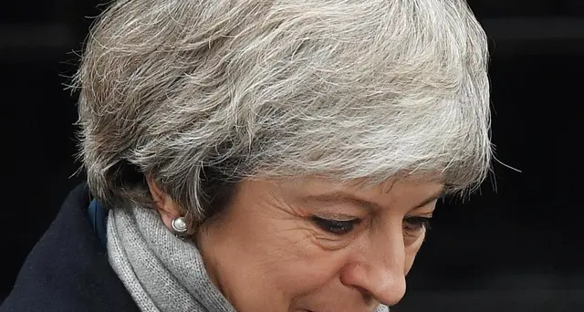 May non si dimette, 'si voti fiducia'